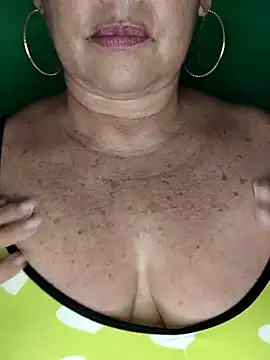 Kasandra Ho online show from November 2025 07:08:02 PM