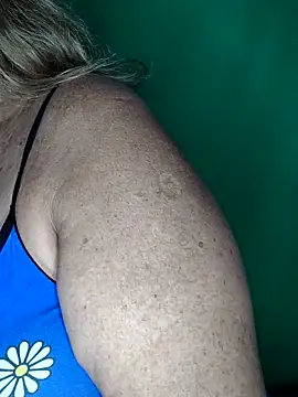 Kasandra Ho online show from November 2025 07:55:01 AM