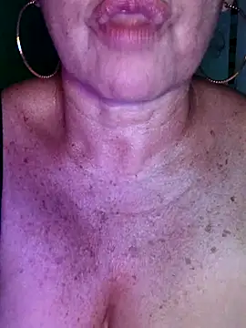 Kasandra Ho online show from December 2025 05:07:02 PM