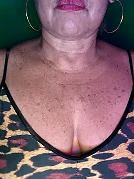 Kasandra Ho online show from November 2025 05:46:01 PM