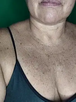 Kasandra Ho online show from November 2025 06:12:01 PM