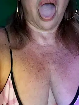 Kasandra Ho online show from December 2025 06:09:01 PM