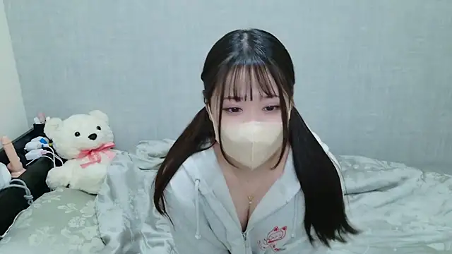 Snapshot of -SHIZUKU- chatting on January 2025 01:47:01 PM -SHIZUKU- online show from January 2025 01:47:01 PM