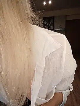 Mila Lovi online show from May 2026 10:10:01 AM