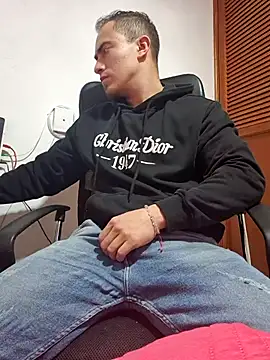 dragon1006 online show from February 2026 08:39:01 PM