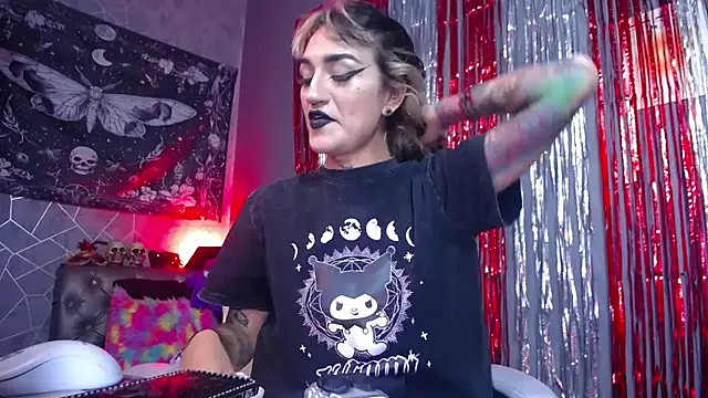 amelierouss online show from May 2026 10:58:01 PM