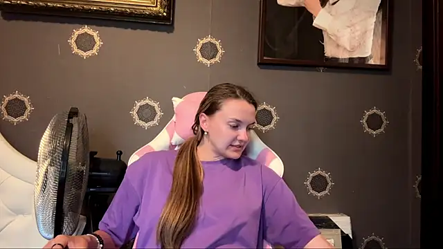 NoreenBunton online show from July 2026 04:37:01 PM