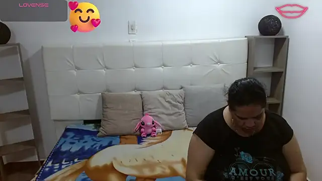 Snapshot of Candy_and_Jh0n chatting on November 2025 03:32:02 AM Candy and Jh0n online show from November 2025 03:32:02 AM