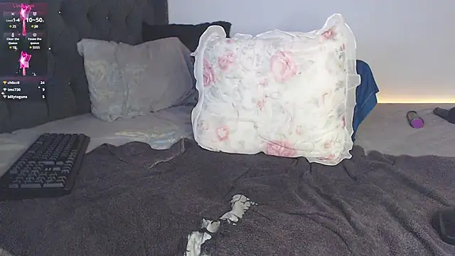 Emelyyy  online show from March 2025 11:18:02 AM