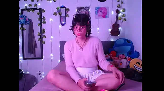 Snapshot of Caitlynwheler chatting on January 2025 11:53:02 PM Caitlynwheler online show from January 2025 11:53:02 PM