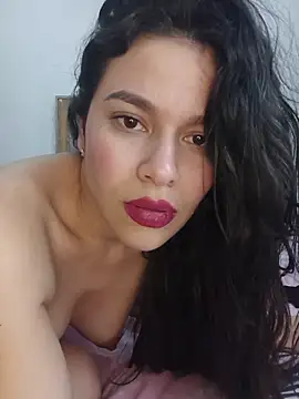 CorinaSmith28 online show from June 2026 12:32:02 AM