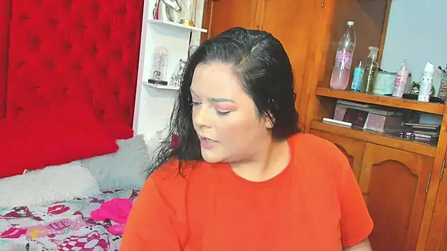 larafoxter online show from April 2026 07:20:02 PM