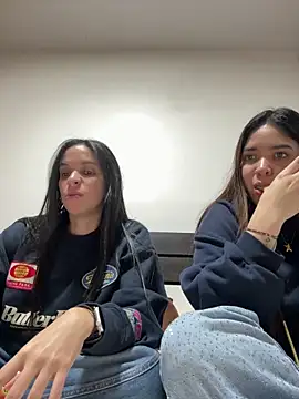 daniniescobarr online show from March 2026 09:33:02 PM