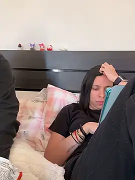 daniniescobarr online show from February 2026 12:16:01 PM