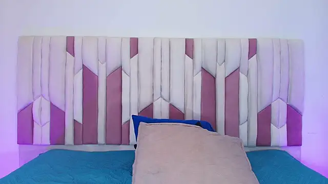 mia stanfort online show from October 2025 07:13:02 PM