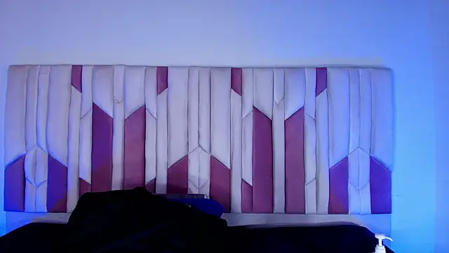 mia stanfort online show from November 2025 07:17:02 PM