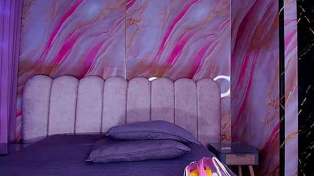 mia stanfort online show from March 2026 07:13:02 PM