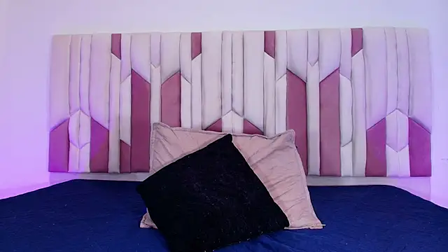 mia stanfort online show from October 2025 07:13:02 PM