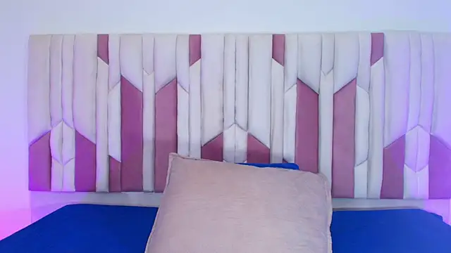 mia stanfort online show from October 2025 07:12:01 PM