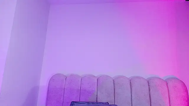 mia stanfort online show from January 2026 07:17:02 PM