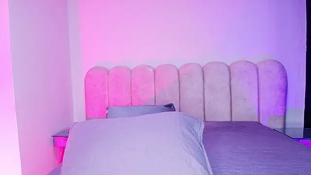 mia stanfort online show from December 2025 07:14:02 PM