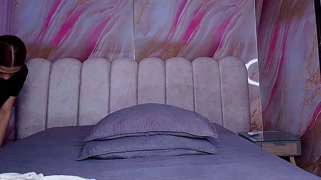 mia stanfort online show from March 2026 07:15:01 PM