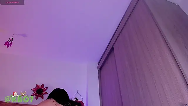 Snapshot of kimberly_latin chatting on November 2025 06:51:01 PM kimberly latin online show from November 2025 06:51:01 PM