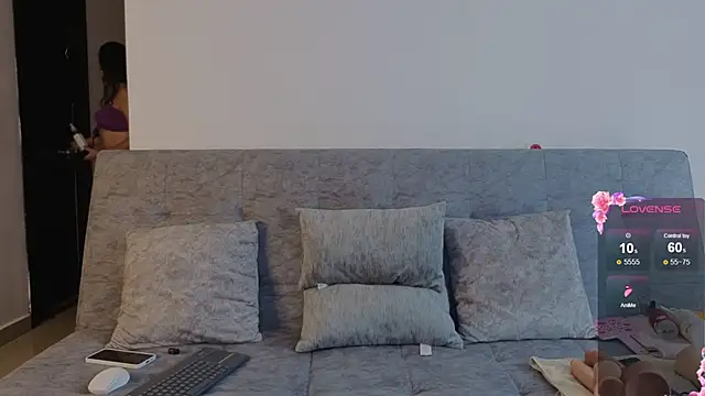 emilyrouxe online show from April 2026 03:18:01 PM