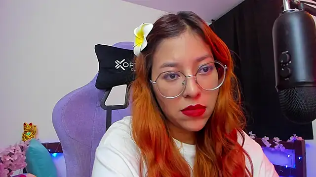  Moon Johnson online show from November 2025 02:06:02 AM