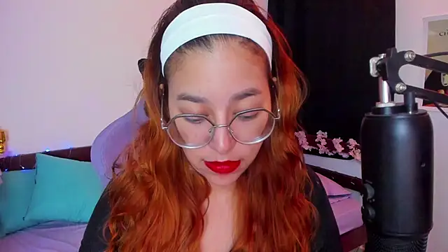  Moon Johnson online show from November 2025 01:53:01 AM