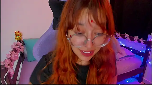  Moon Johnson online show from October 2025 01:48:04 AM