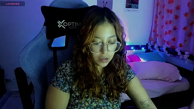  Moon Johnson online show from March 2025 01:10:01 AM