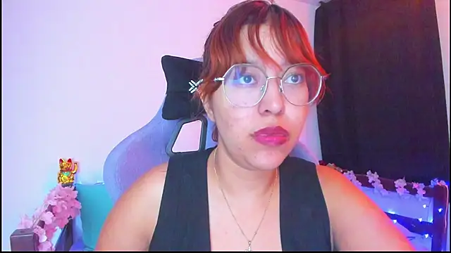  Moon Johnson online show from November 2025 01:20:01 AM