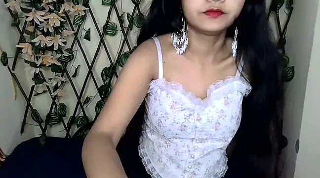 Snapshot of SUZY_FROMUS chatting on February 2025 05:37:01 PM SUZY FROMUS online show from February 2025 05:37:01 PM