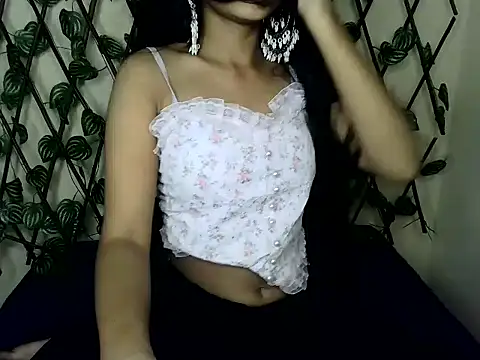 Snapshot of SUZY_FROMUS chatting on March 2025 11:23:02 PM SUZY FROMUS online show from March 2025 11:23:02 PM