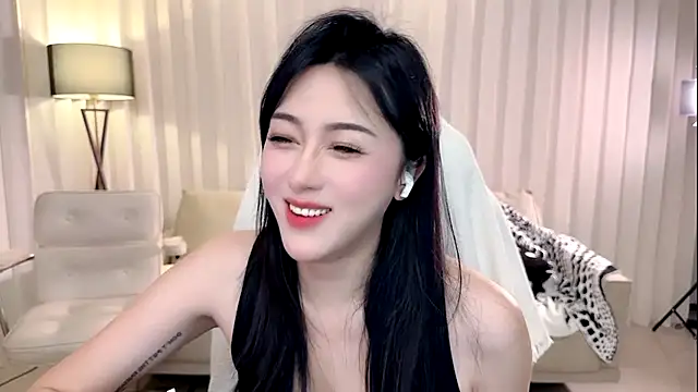 Snapshot of K-moumou chatting on September 2025 03:30:02 PM K-moumou online show from September 2025 03:30:02 PM