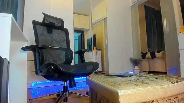 Snapshot of welcometo_hell chatting on October 2025 09:15:01 PM welcometo hell online show from October 2025 09:15:01 PM