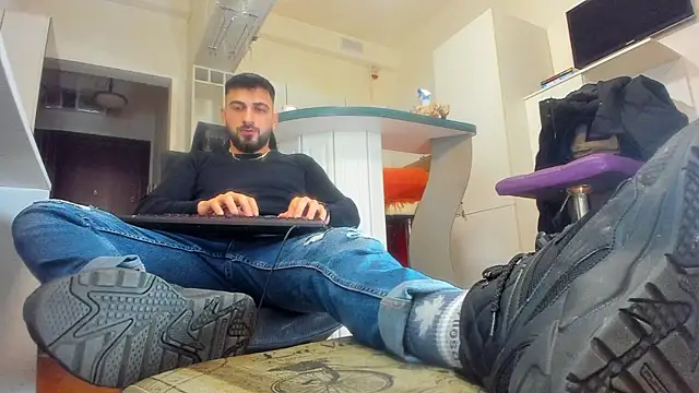 Snapshot of welcometo_hell chatting on November 2025 08:23:02 PM welcometo hell online show from November 2025 08:23:02 PM