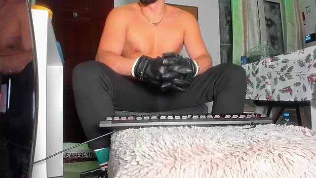 Snapshot of welcometo_hell chatting on December 2025 11:50:02 PM welcometo hell online show from December 2025 11:50:02 PM