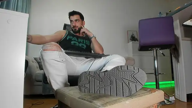 Snapshot of welcometo_hell chatting on September 2025 05:20:01 PM welcometo hell online show from September 2025 05:20:01 PM