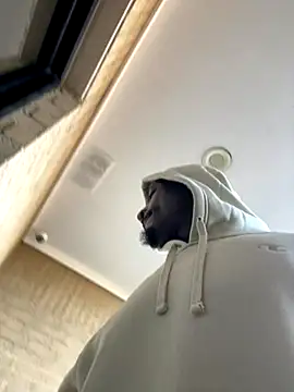 Backshort11 online show from November 2025 03:15:01 PM