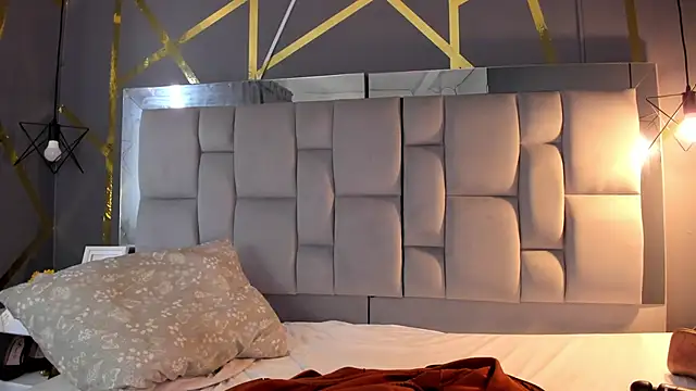 AliceSteel12 online show from September 2025 09:35:01 PM