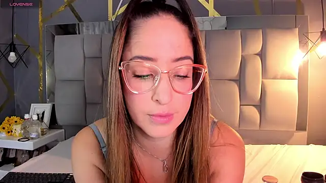 AliceSteel12 online show from October 2025 11:08:01 PM