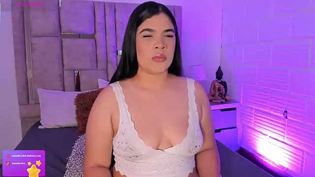 EmmaBecket2 online show from October 2025 04:00:01 AM