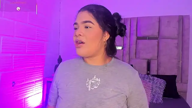 EmmaBecket2 online show from January 2026 03:46:01 AM