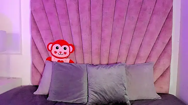 EmmaBecket2 online show from February 2026 07:58:01 PM