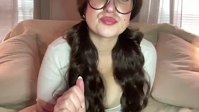 sofiedxx online show from February 2025 07:48:02 PM