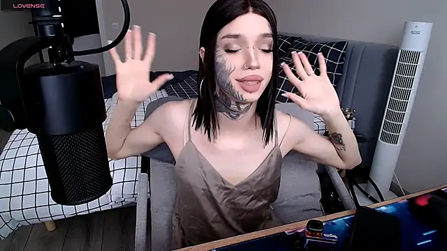 Tanya M online show from October 2025 11:11:01 AM