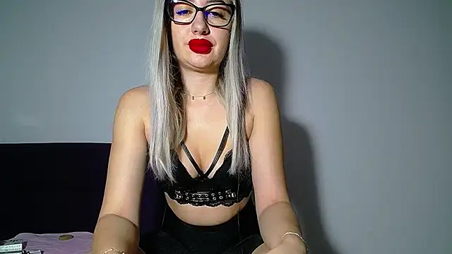 Snapshot of Julianna68 chatting on October 2025 07:35:01 PM Julianna68 online show from October 2025 07:35:01 PM