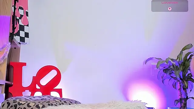 Snapshot of adelarangel chatting on November 2025 11:47:01 PM adelarangel online show from November 2025 11:47:01 PM